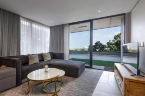 Spacious 3 bed HUGE patio w panoramic views